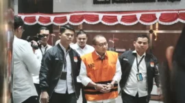 Mantan pejabat pajak Muhammad Haniv saat menjalani pemeriksaan di KPK terkait dugaan gratifikasi senilai Rp20,7 miliar Foto : Istimewa